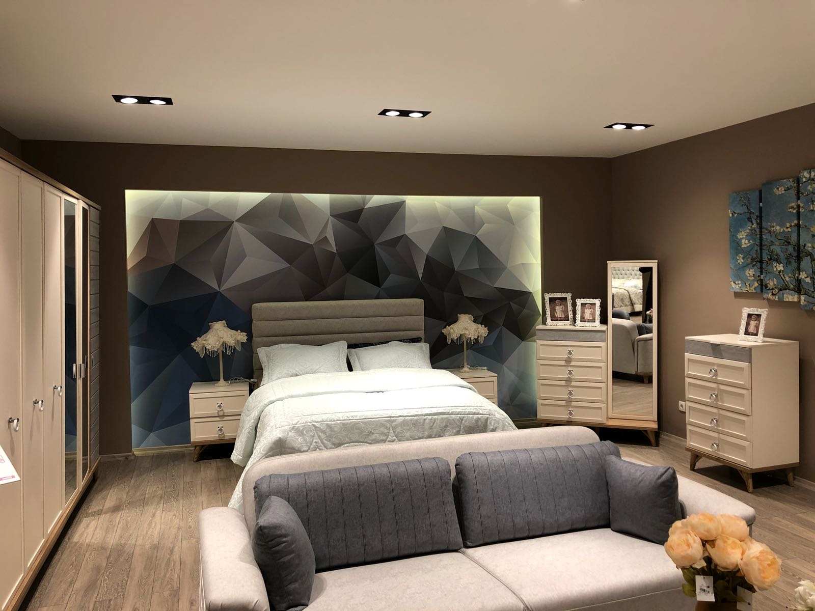 Öndaşlar / Bellona