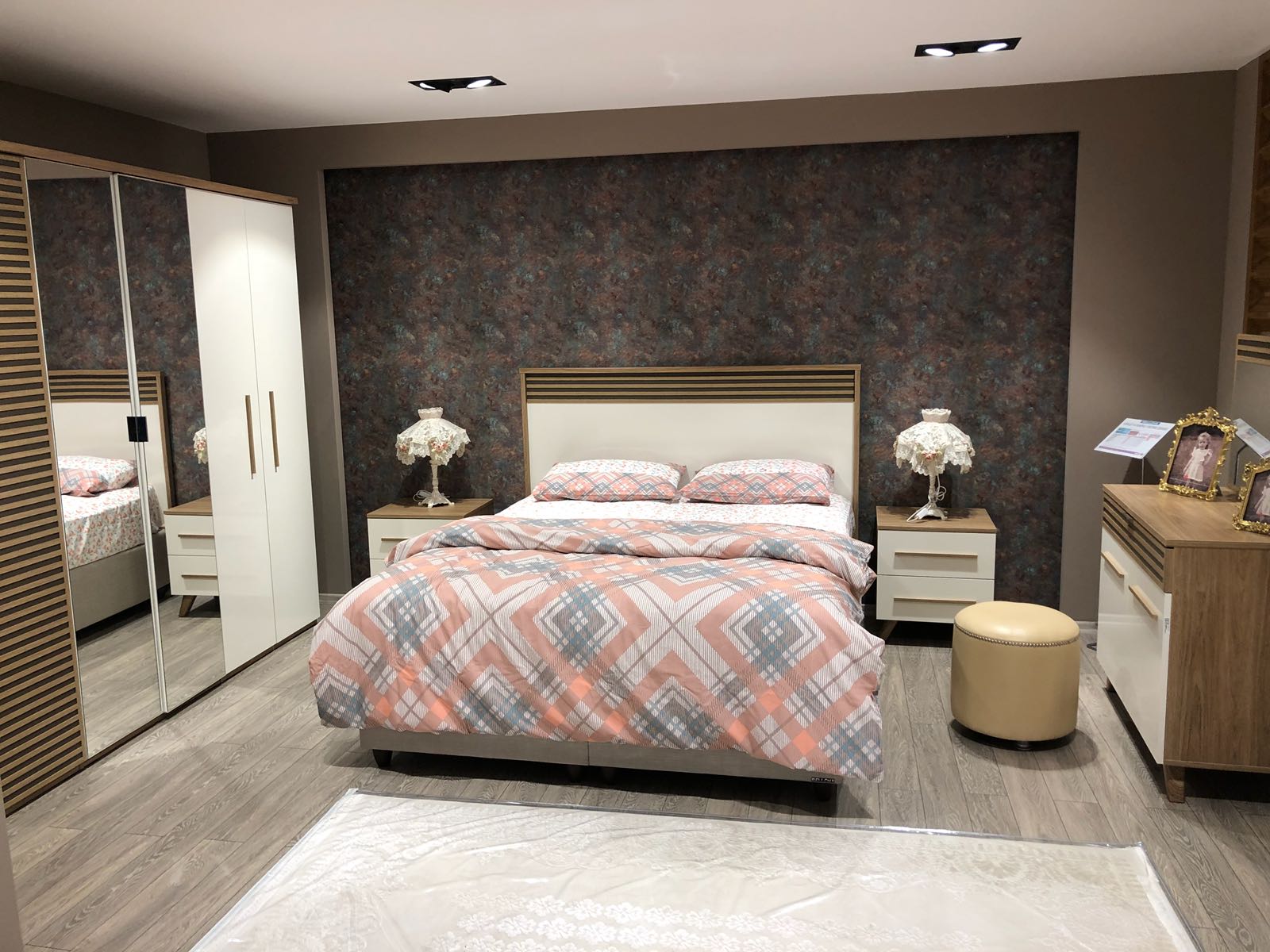 Öndaşlar / Bellona